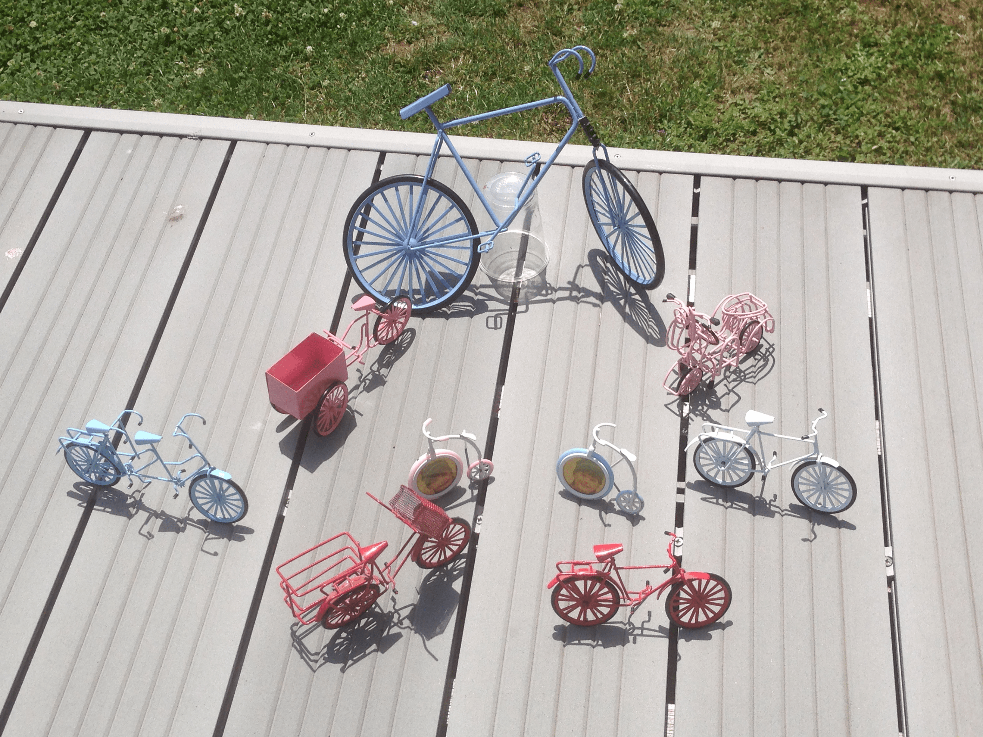 Ensemble de vélos miniatures