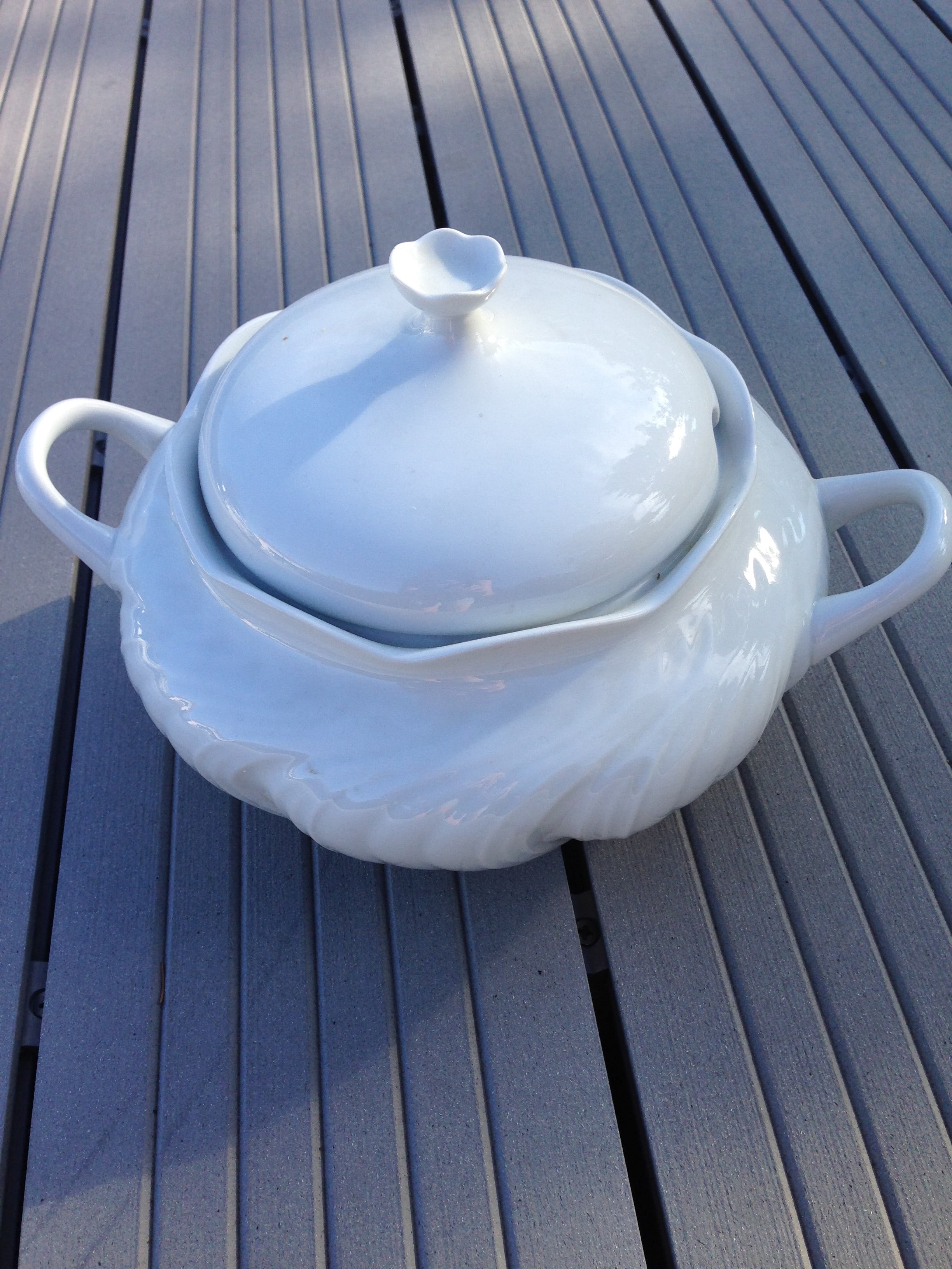 Soupière blanche vintage