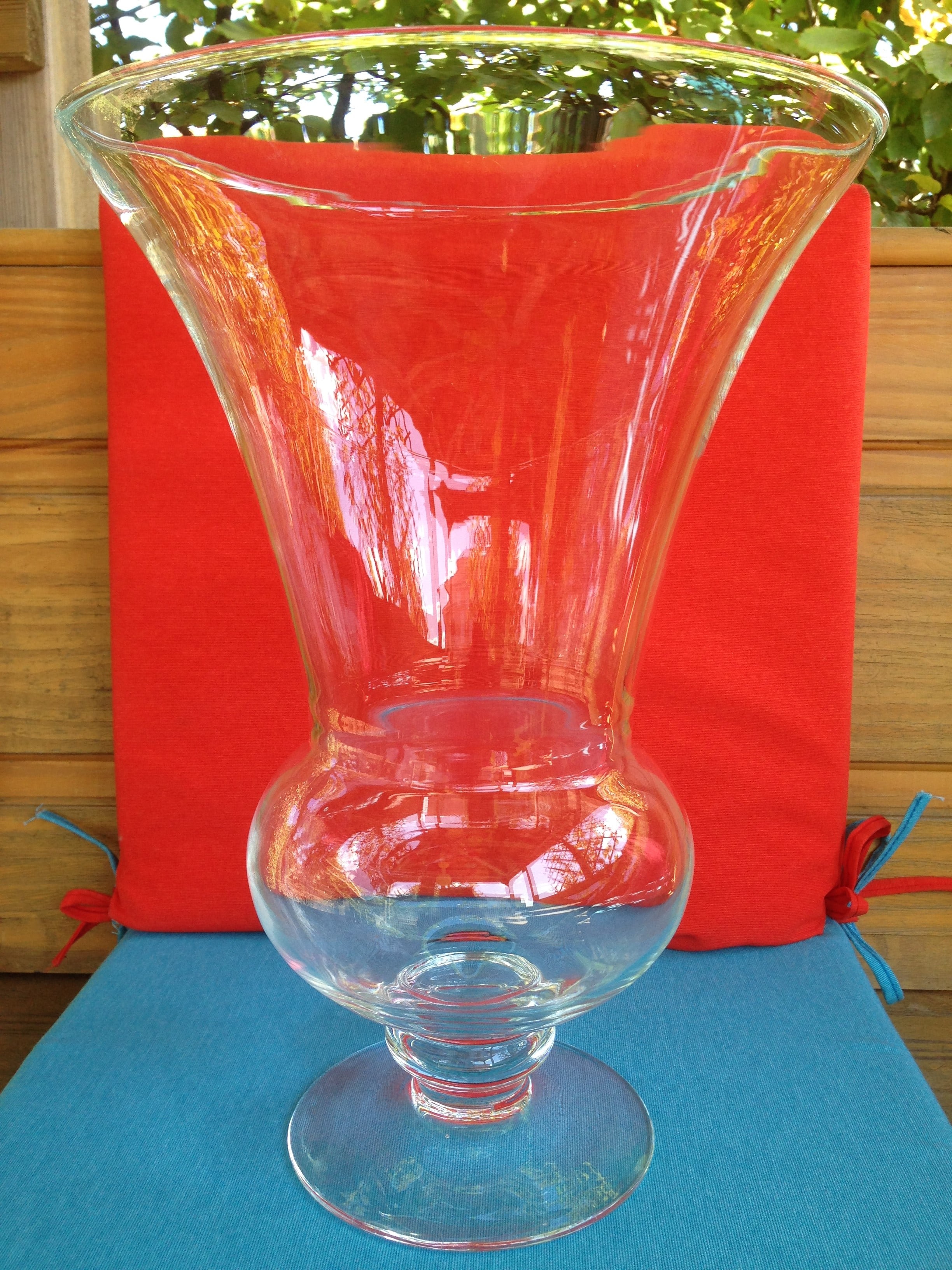 Vase sur pied