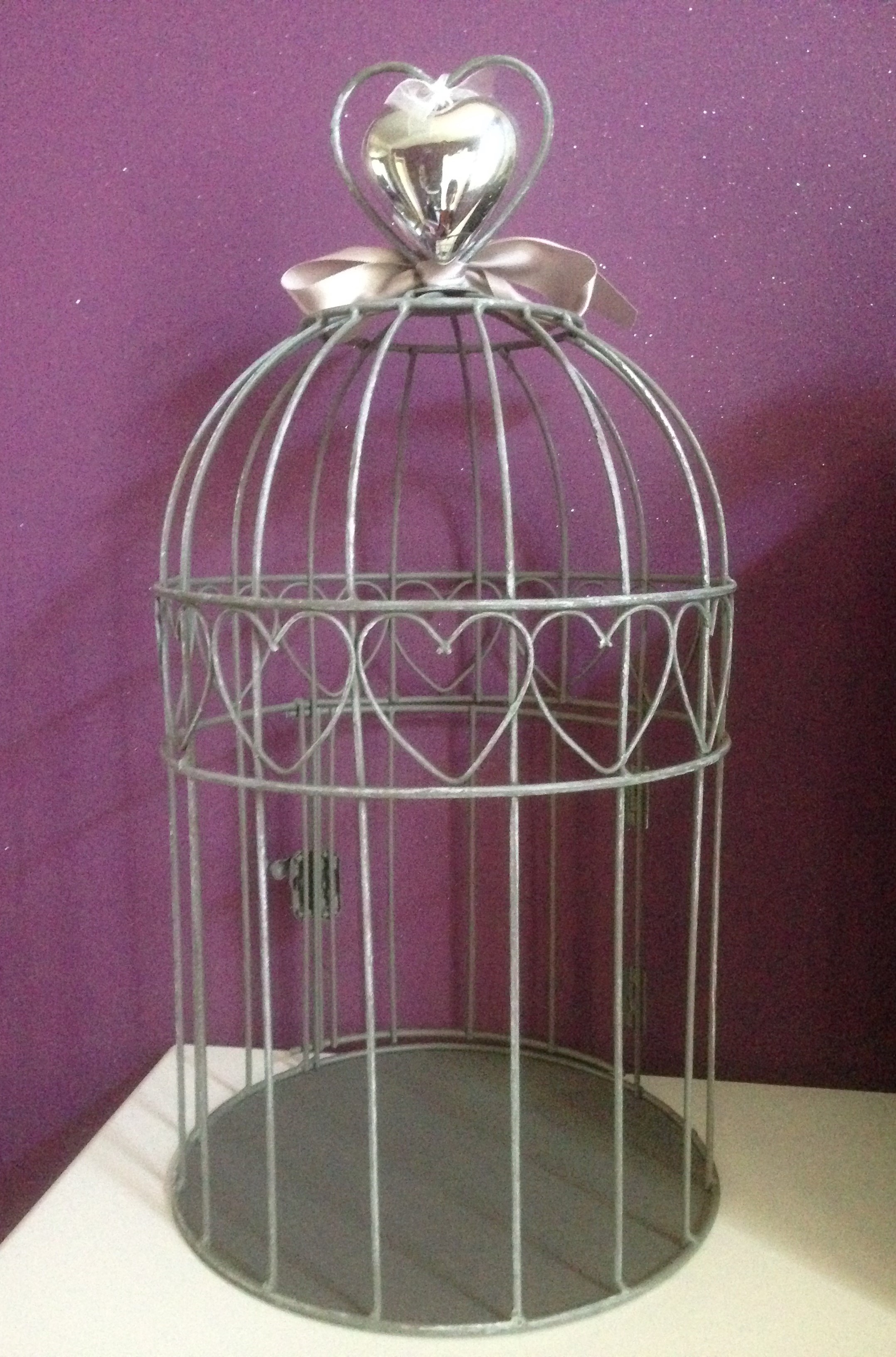 Cage grise