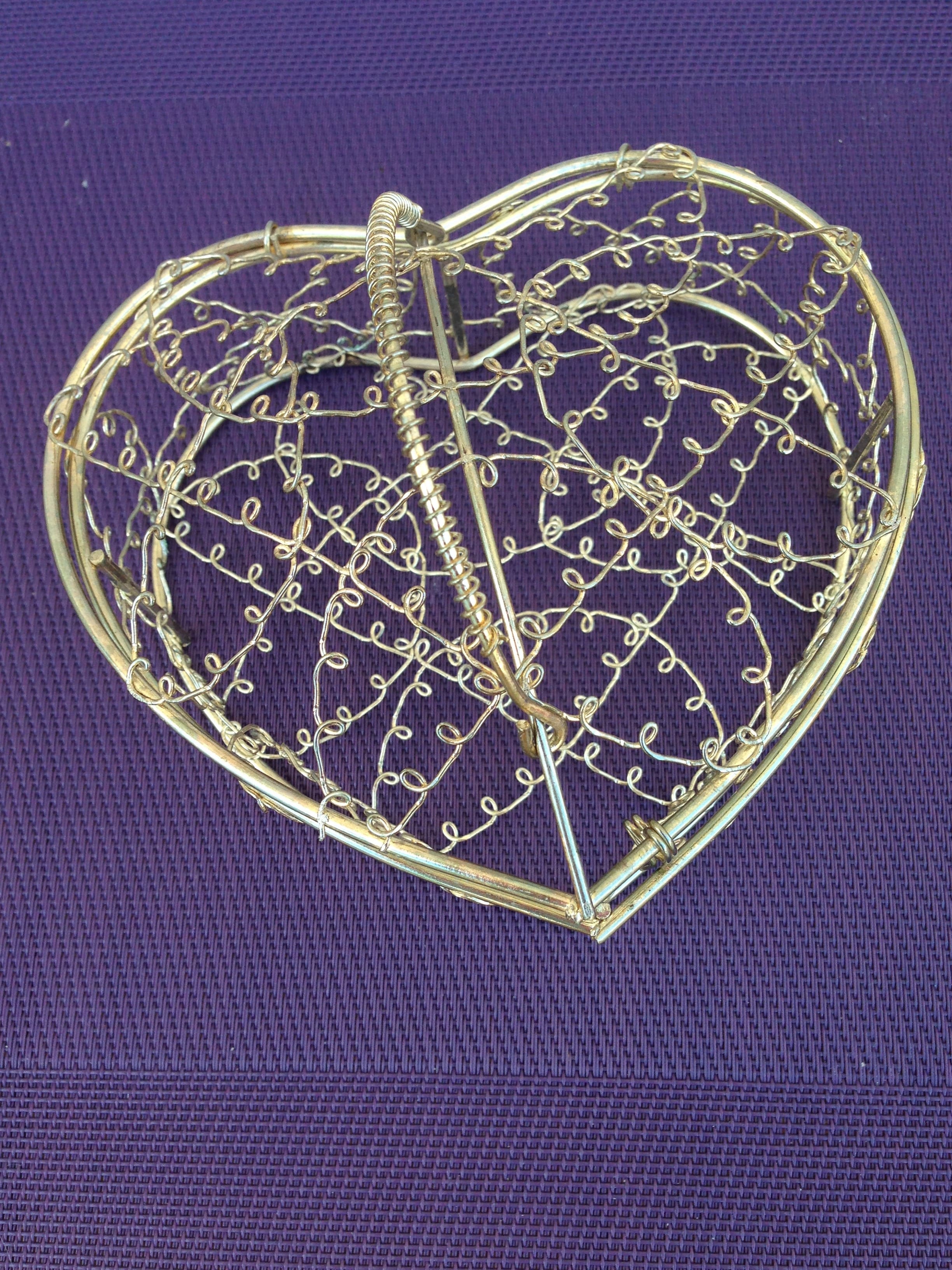 Boîte coeur dorée