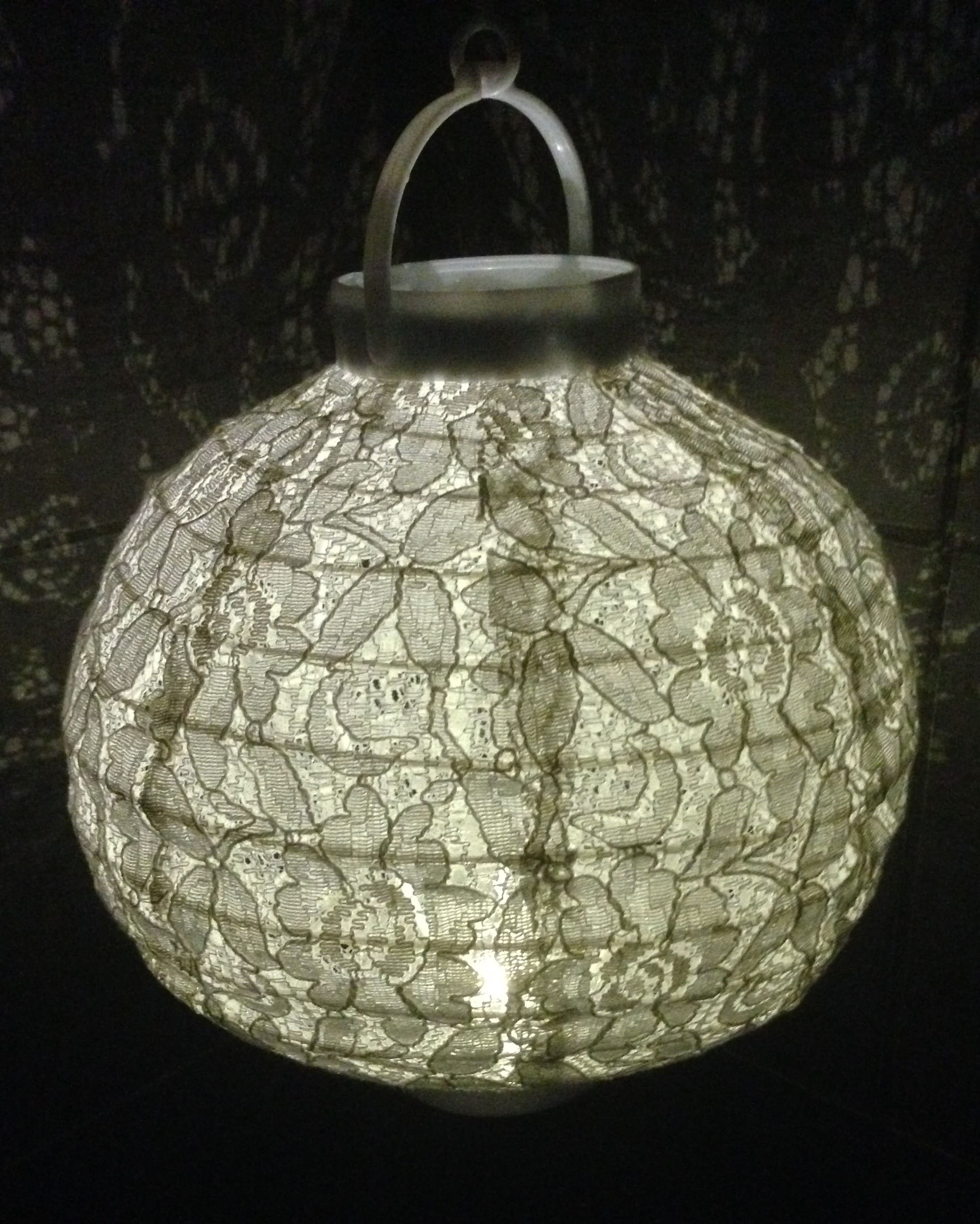 Lanterne dentelle blanche